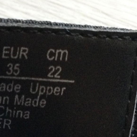 New Women’s Sandals - Picture 6 of 6